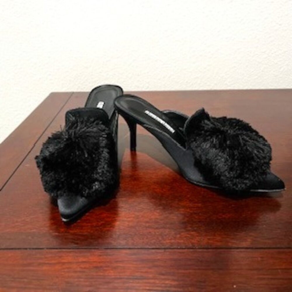 Charles David Women's Adelle Pointed Toe Pompom Mules Sz 5.5